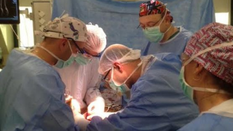 Хирург спасява онкоболни в столицата