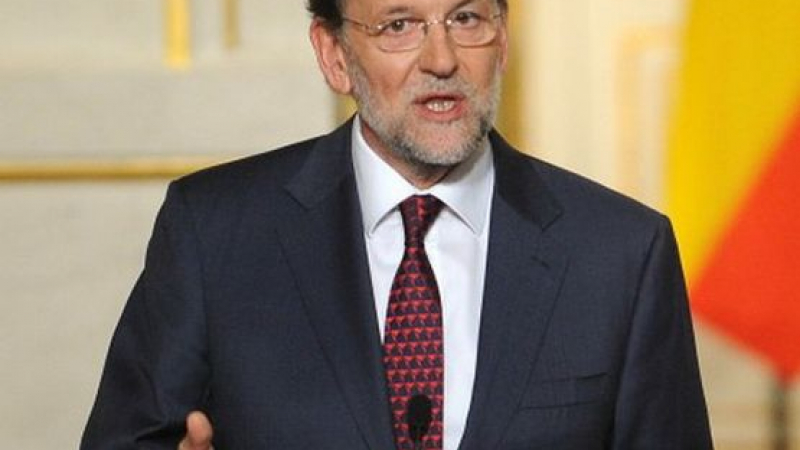 Нападнаха испанския премиер по време на разходка