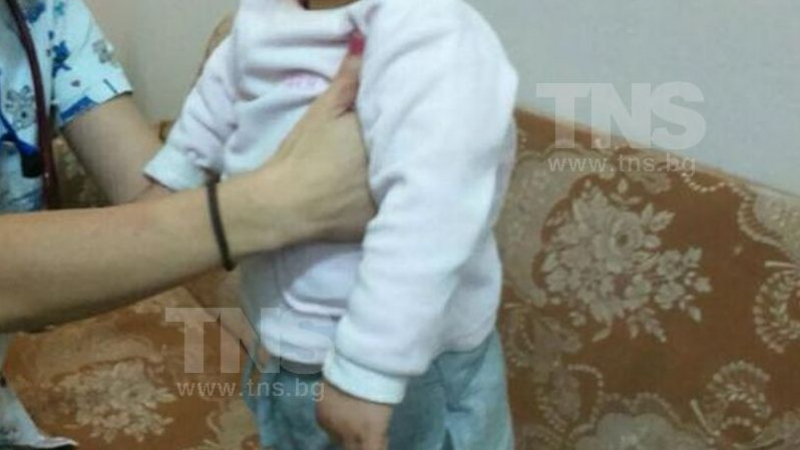 Потресаващо! Това 9-месечно ангелче е зарязано днес на улицата в Пловдив! Познавате ли родителите му?