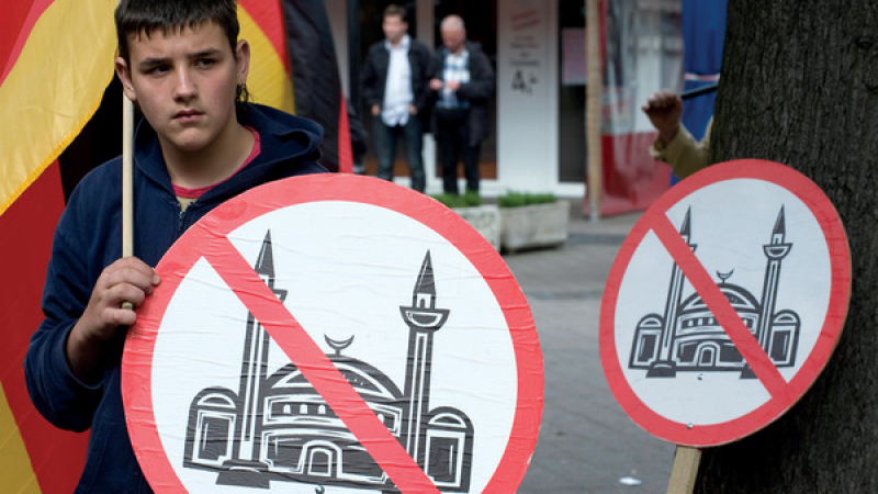 „Независимая газета“: Плашилото на ислямофобията и деленето на света на „свои“ и на „чужди“