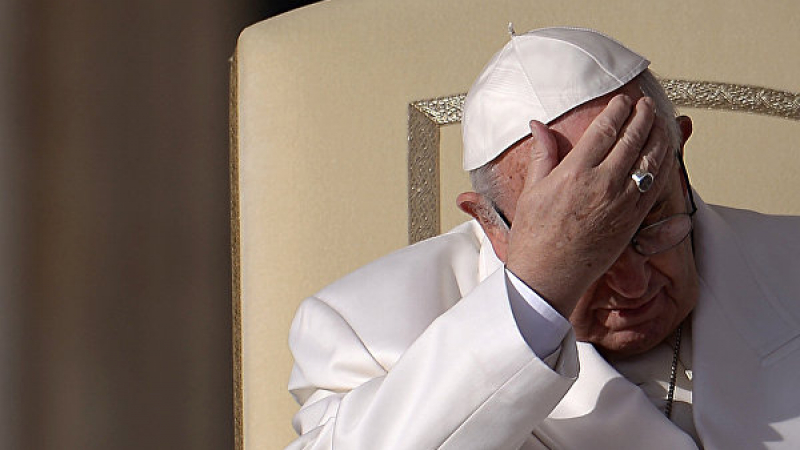 Порошенко честитил 80-годишнината на папата година по-рано    