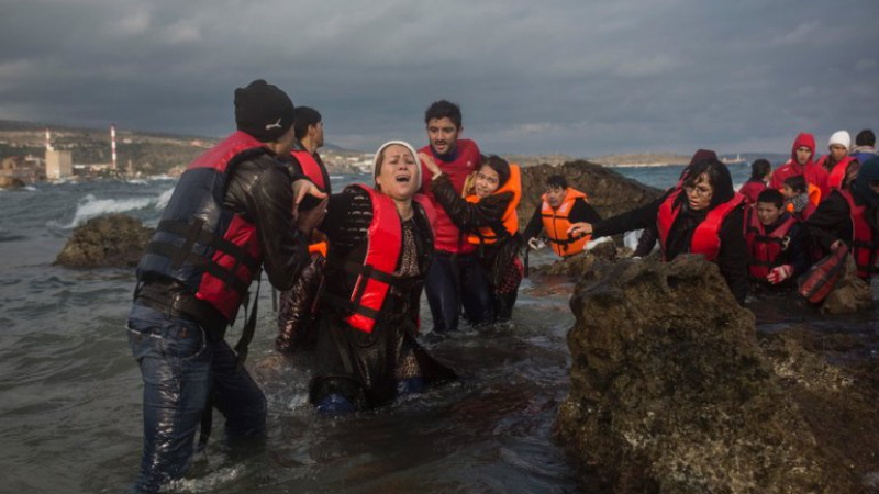 Бежанец №1 000 000 идва в Европа след броени дни