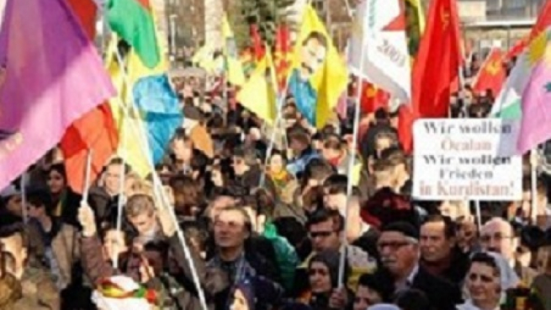 Масов митинг на кюрди срещу режима на Ердоган разтърси Дюселдорф
