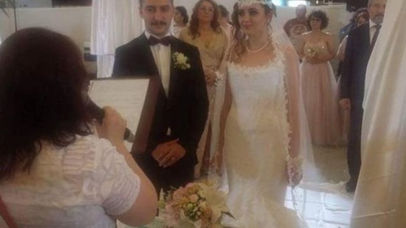 Откъде дойдоха милионите за двете сватби на щерката на Местан? 