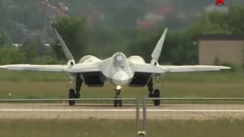 Руското страшилище Т-50 влезе в топ 11 на най-добрите самолети през 21 век (ВИДЕО)