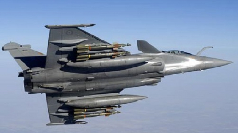 Четири френски самолета удариха ракетна фабрика на ИДИЛ в Сирия