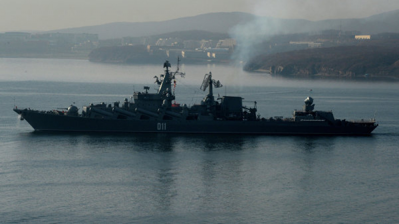 Крайцерът „Варяг” сменя флагмана „Москва” край бреговете на Сирия