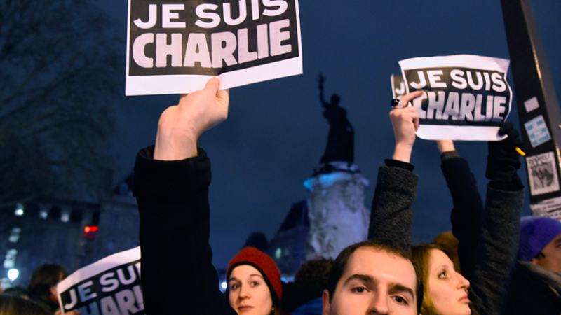 &quot;Шарли Ебдо&quot; съвсем се оляха! Посегнаха и на Господ