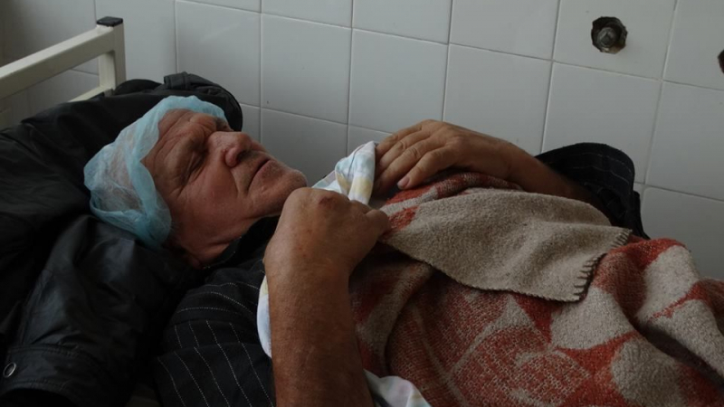Пребитият дядо Манчо от болничната стая: Много ме биха, не знам как оживях
