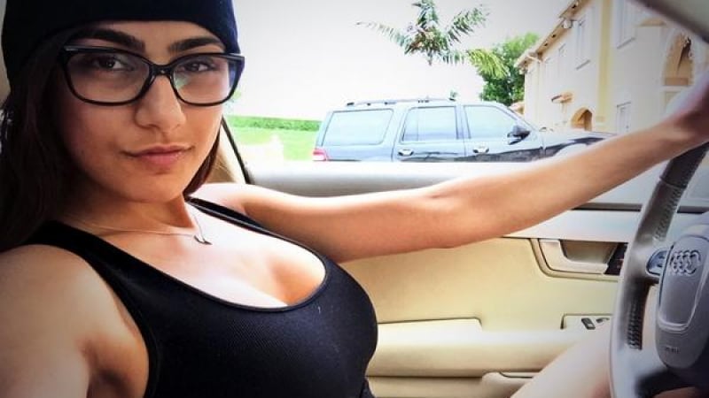 ГОРЕЩИ КАДРИ: Тази апетитна арабка е най-желаната порно звезда за 2015-а (18+)