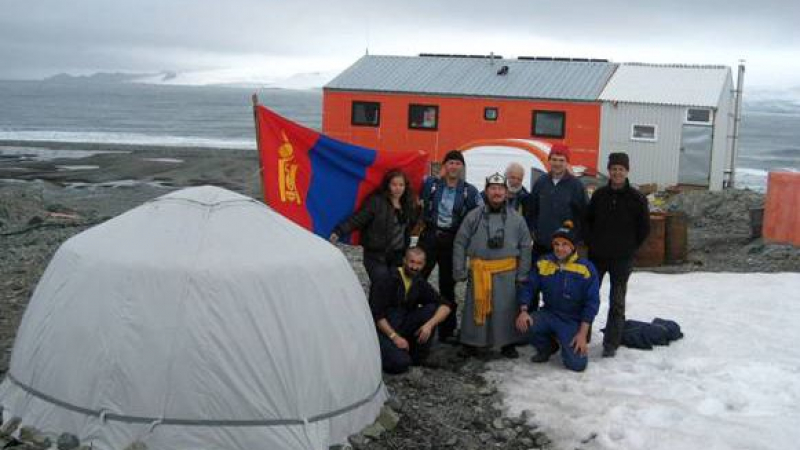 На косъм от смъртта! Испанци спасяват 8 човека от нашата експедиция в Антарктика