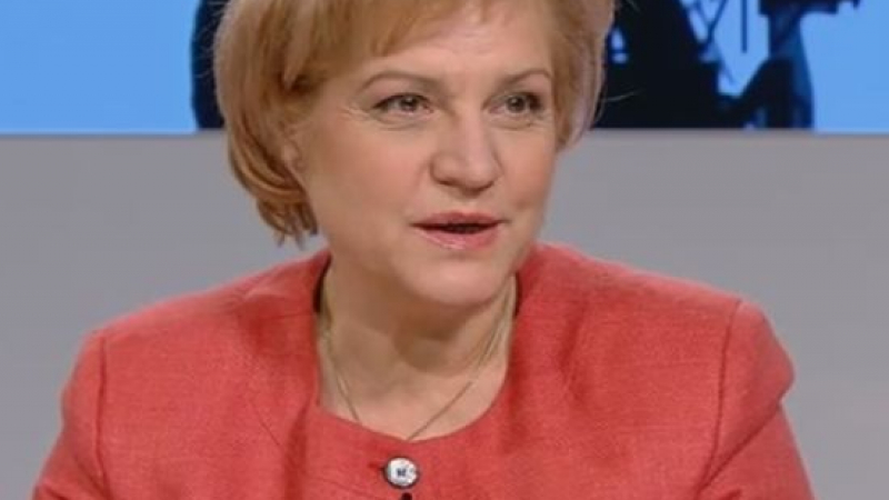 Менда Стоянова: Трябва да се спре спиралата на дълга