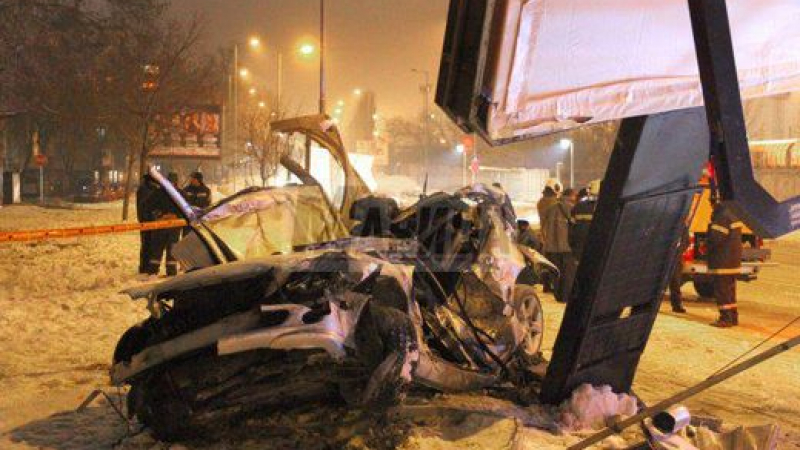 Шофьорът и спътничката му от Мерцедеса-ковчег в Пловдив са загинали на място 
