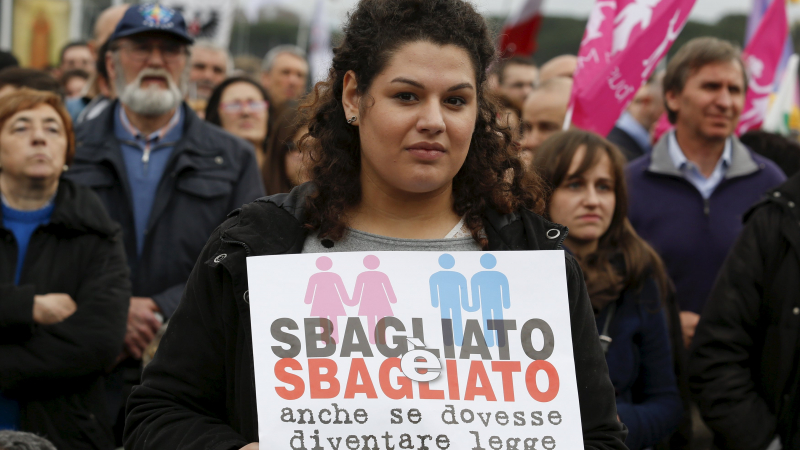 Стотици хиляди италианци протестираха срещу гей браковете (СНИМКИ/ВИДЕО)