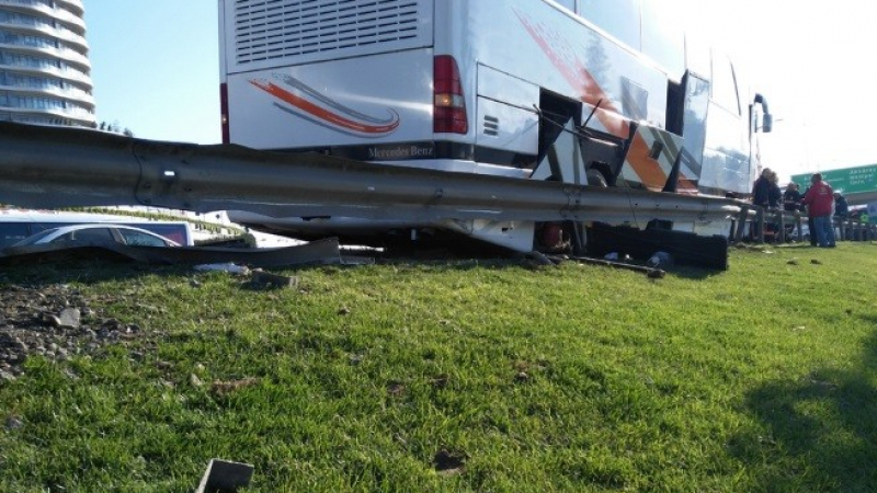 Извънредно! Тежка катастрофа с български автобус в Македония, има ранени