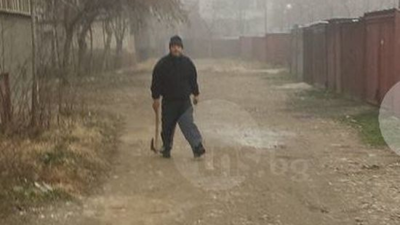 Екшън в Пловдив: Въоръжен с нож и брадва подгони минувач с куче  (СНИМКА)