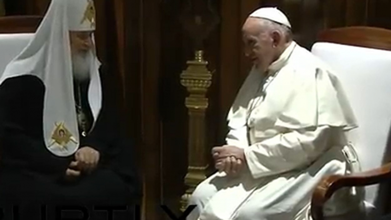 На живо в БЛИЦ! Започна епохалната среща между папа Франциск и руския патриарх Кирил (СНИМКИ)