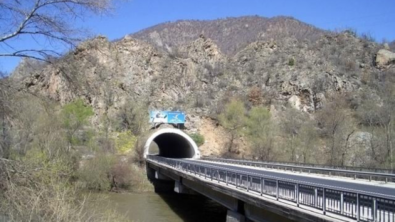 Отказваме се от дългия 15-километров тунел през Кресненското дефиле