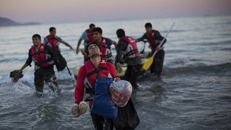 ЕС замразява свободното придвижване, за да се справи с бежанците
