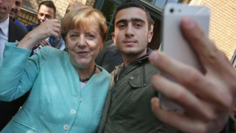 Меркел едно си знае, едно си бае: Търпение към бежанците!
