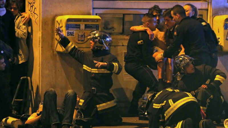 Френската полиция арестува бащата на стрелеца от Париж