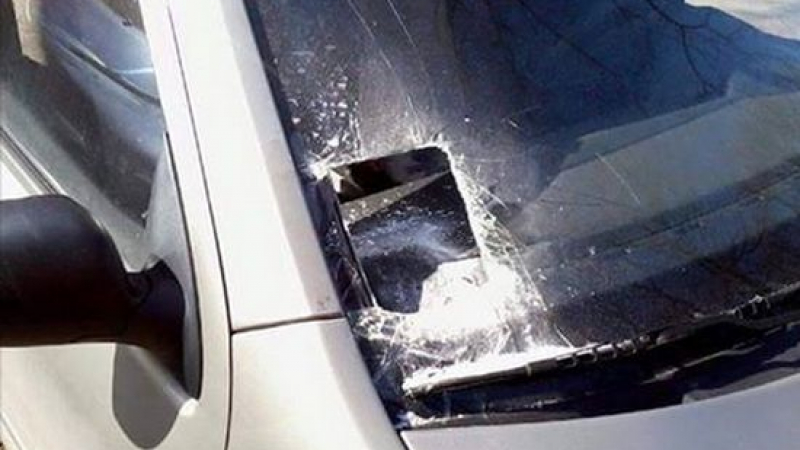 Няма спирка! Разбиха две коли в Пловдив заради годишни винетки 