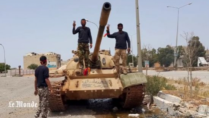 Франция подпука „Ислямска държава” в Либия
