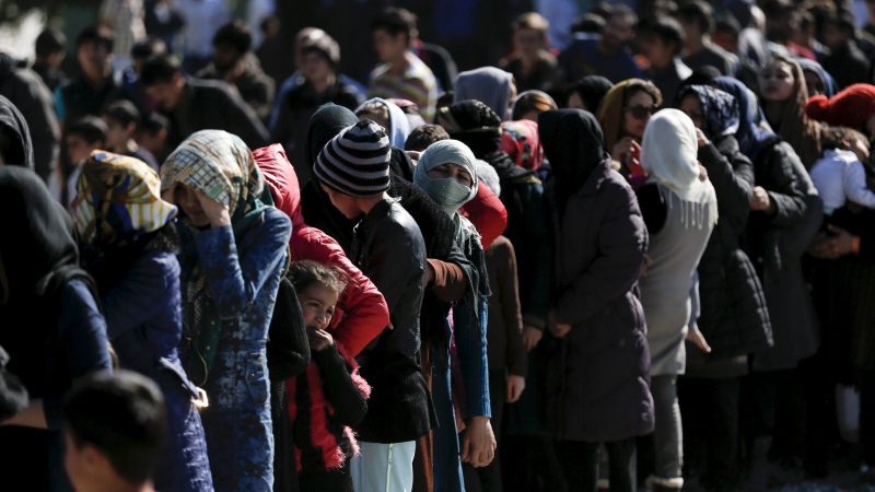 Гърция се опъна на Евросъюза за бежанците, плаши с блокиране на решенията