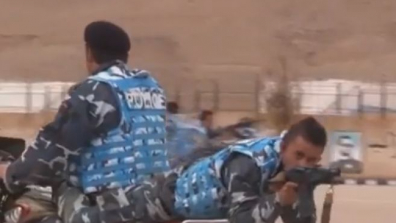 Учения с трикове: Сирийската армия тренира с нови Калашници да унищожи пълчищата на ДАЕШ (ВИДЕО)