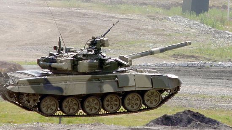 Руският танк Т-90 издържа пряко попадение от американската ракета TOW-2