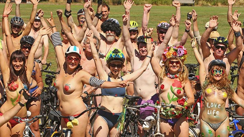 Стотици австралийци на гол велопоход (СНИМКИ)