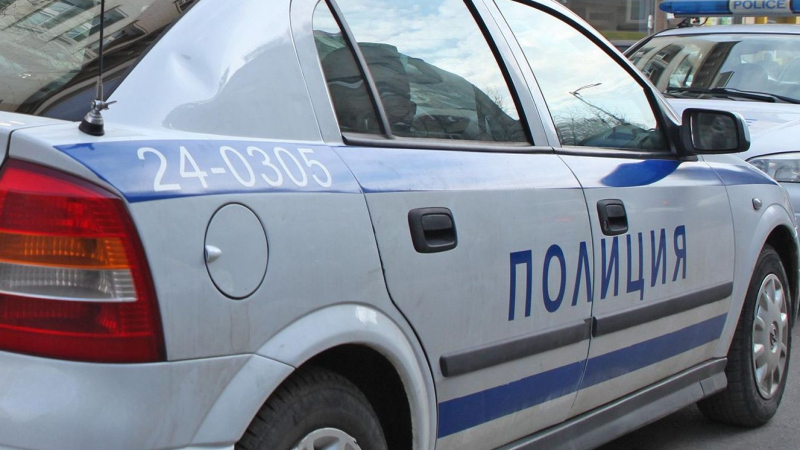 Екшън в София: Нагли бандити с БМВ заредиха бензин, удариха кола и избягаха с мръсна газ