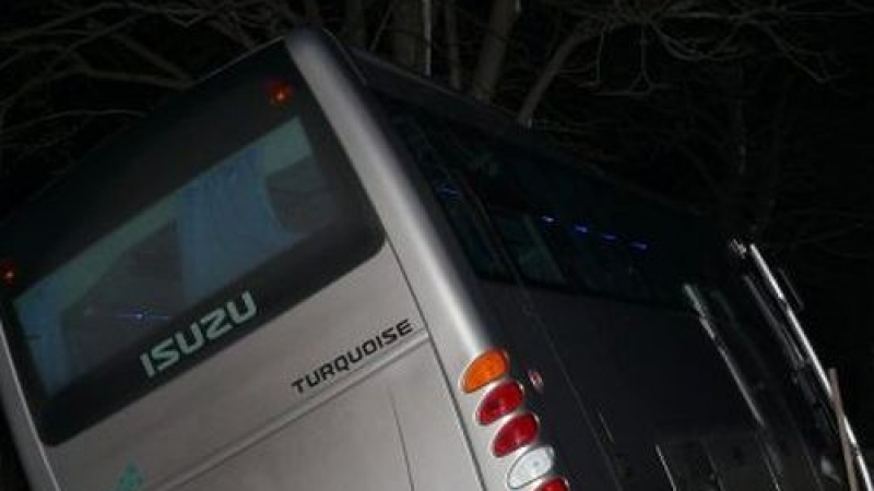 Първо в БЛИЦ: Автобус от София за Варна аварира на &quot;Хемус&quot;