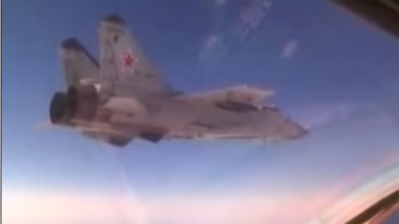 Уникално ВИДЕО! Вижте как МиГ-31 атакува ракети &quot;въздух-въздух&quot; 