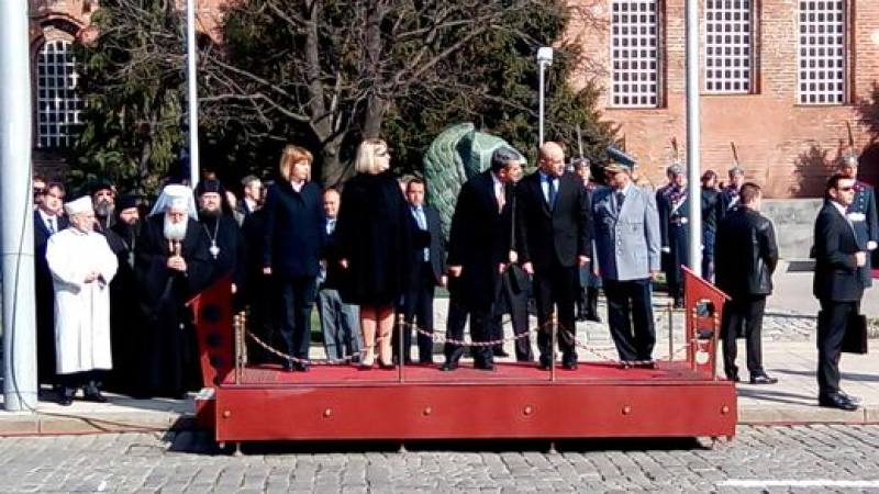 Вяла церемония за 3 март в София (СНИМКИ)