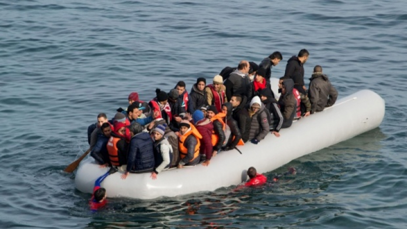 В Турция са задържали двама каналджии и 120 сирийски бежанци