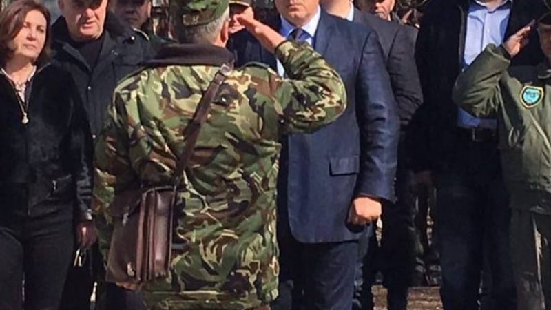Борисов разкри защо военният министър Ненчев липсва сред войските на учението „Граница 2016“