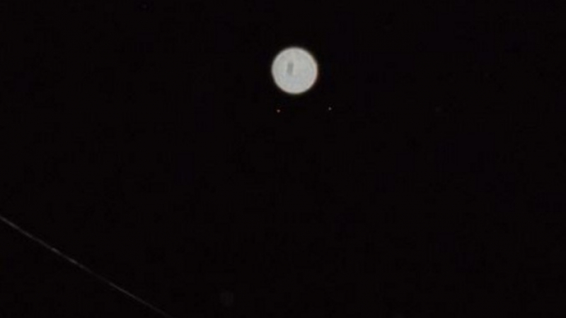 Мъж снима странно явление над Средна гора около полунощ