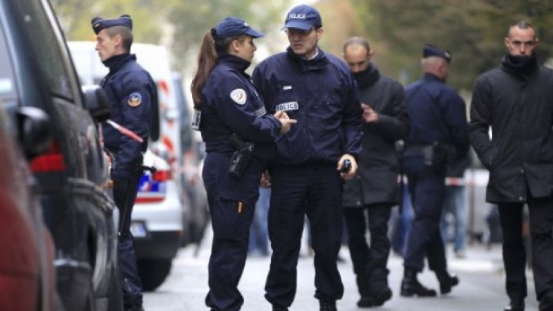 Френската полиция на крак заради ислямизирани ученички