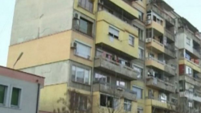 Момченцето, което падна от 8-ия етаж на блок, все още е с опасност за живота