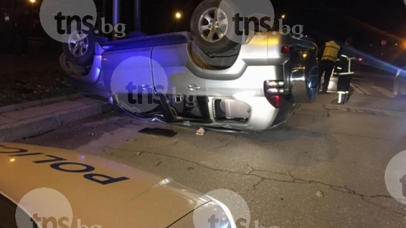 Зрелищен сбъсък в Пловдив, шофьорът избяга окървавен