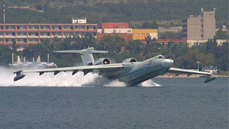 Русия пуска в Черно море реактивния убиец на подводници А-40 „Албатрос”