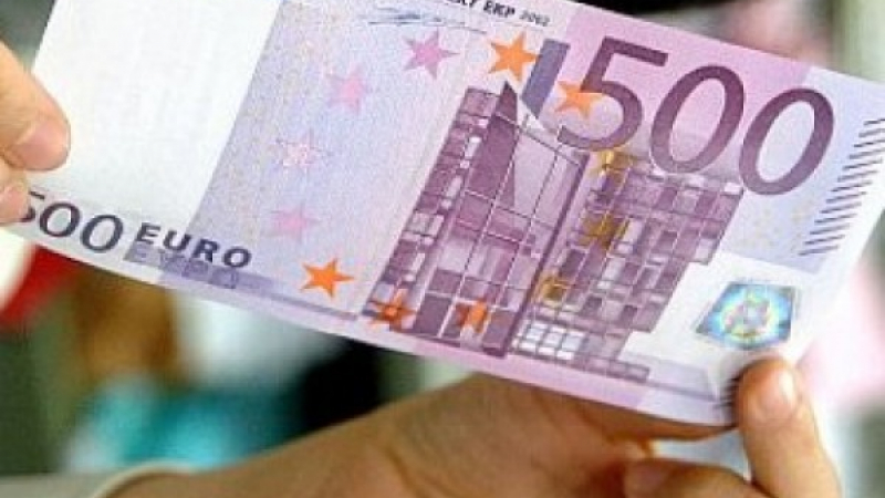 Мъж пробута в казино 500 фалшиви евро