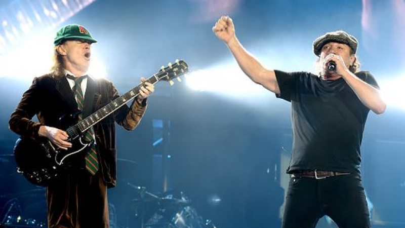 AC/DC прекъсна турнето си в САЩ, вокалистът на бандата може да оглушее