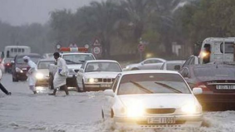 Библейски потоп удави Дубай и Абу Даби (СНИМКИ/ВИДЕО)