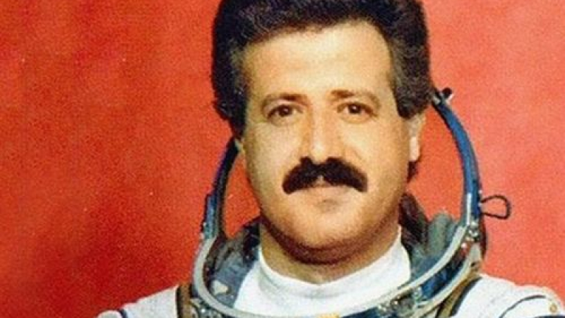 Първият космонавт на Сирия е бежанец в Турция