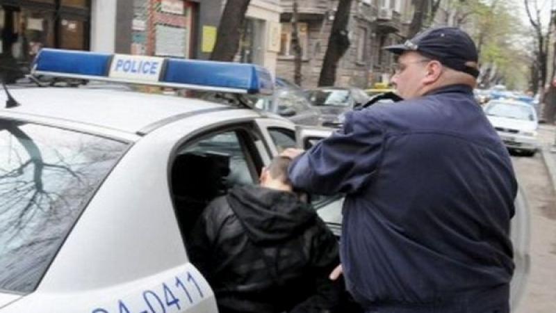 Арестуваха непълнолетен шофьор с дрога зад волана на БМВ в Бургас