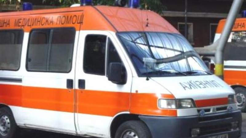 Линейка фучи за припаднали ученички в центъра на София