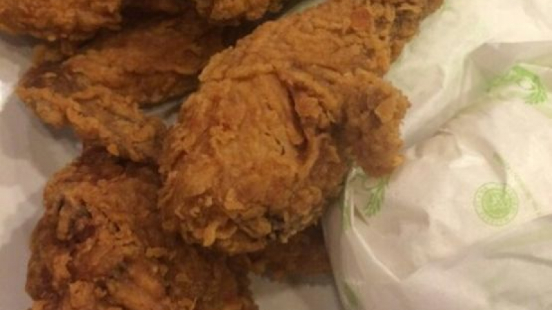 Състезание по надяждане в KFC с пържено пиле завърши със смърт