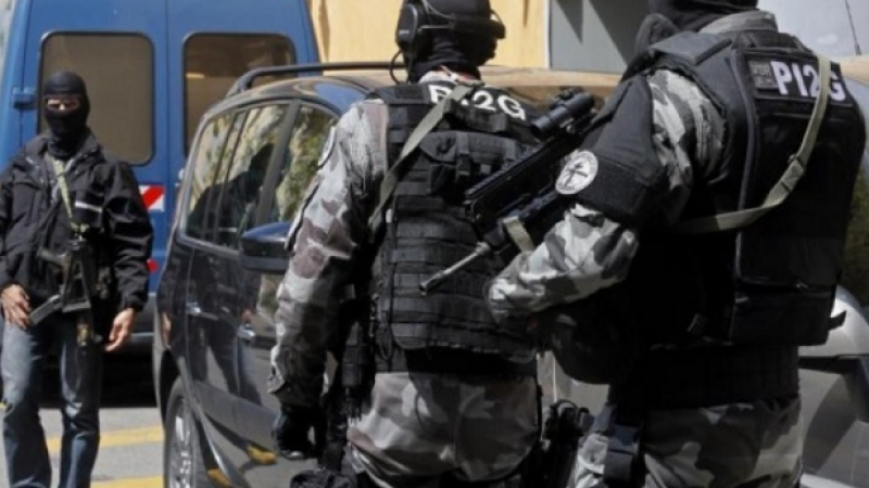 Арестуваха в Рим опасен терорист от ИД с любовница българка 